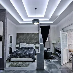 cuore-di-napoli-naples-80134-2.hotels-amalfi.com/